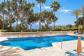 Calahonda Elegance With Pool And Sea View
