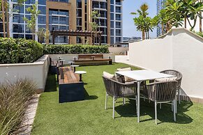 Waves - Azizi Riviera 24: Modern 1 Bedroom Apartment