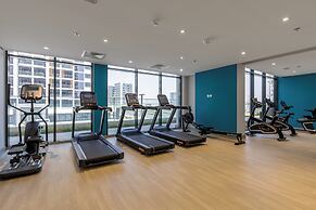 Waves - Azizi Riviera 24: Modern 1 Bedroom Apartment