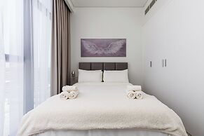 Waves - Azizi Riviera 24: Modern 1 Bedroom Apartment