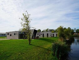 Waterside Chalet Escape Near Kampen
