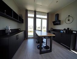 Waterside Chalet Escape Near Kampen