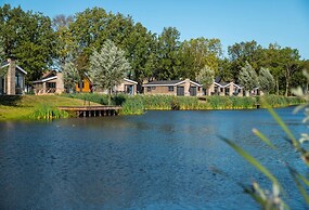Waterside Chalet Escape Near Kampen