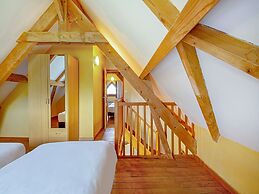 Cozy Home With Scenic Views