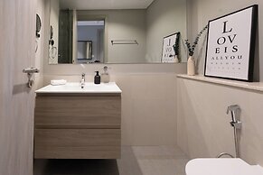 Business Bay Bliss 1BR Apartment
