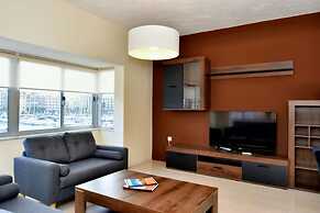 Sea View Spacious 2 Bedroom Central Apartment