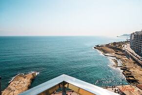 Scenic Seafront Duplex Apartment in Sliema