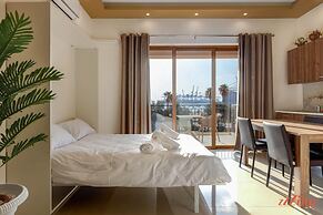 Gem Beachfront Apt With Amazing Bay and Sea Views