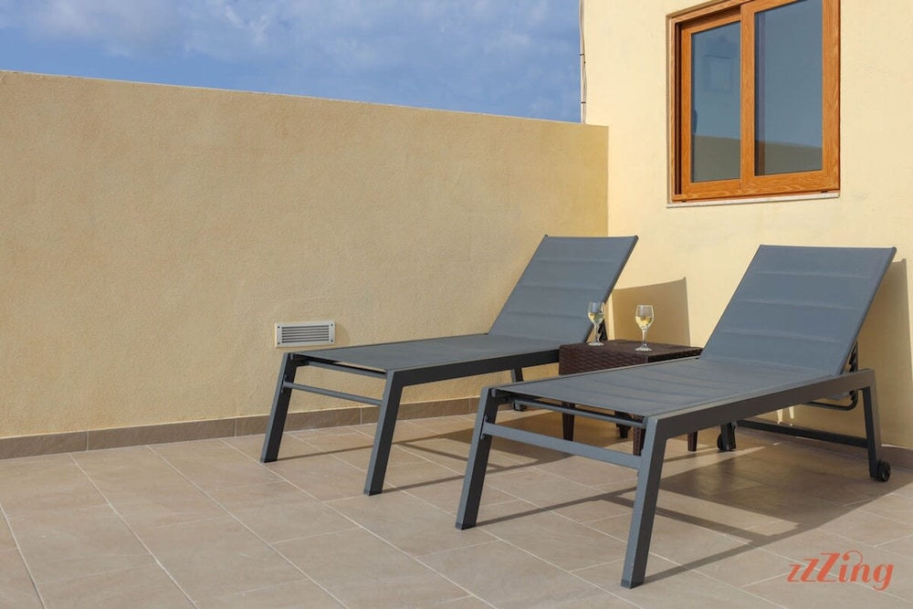 Luxurious Duplex Seafront Apt With Amazing Views