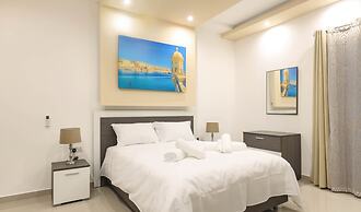 Luxurious Duplex Seafront Apt With Amazing Views