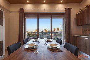 Luxurious Duplex Seafront Apt With Amazing Views