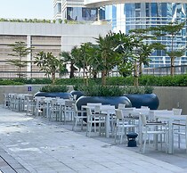 Relax in Style Central 1BDR Cityscape
