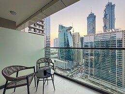 1BDR apartment With Pool View