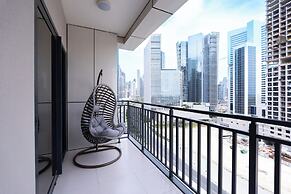 Chic 1BR Retreat in Business Bay