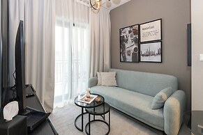 Chic 1BR Retreat in Business Bay