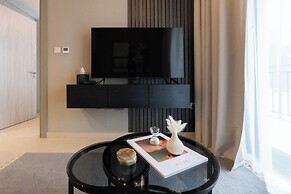 Chic 1BR Retreat in Business Bay