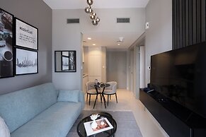 Chic 1BR Retreat in Business Bay