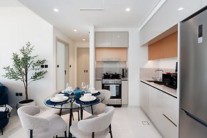 Serene 1BR w Private Palm View Balcony