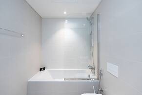 Serene 1BR w Private Palm View Balcony