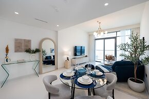 Serene 1BR w Private Palm View Balcony