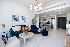 Serene 1BR w Private Palm View Balcony