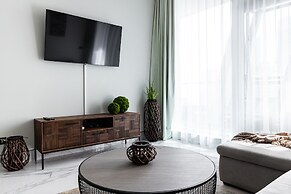 GLOBALSTAY. J One Tower Apartments