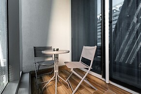 GLOBALSTAY. J One Tower Apartments