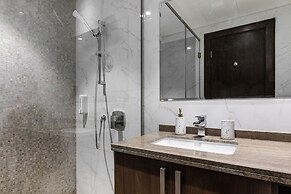 GLOBALSTAY. J One Tower Apartments