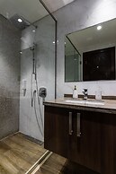 GLOBALSTAY. J One Tower Apartments