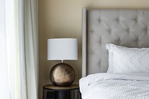 GLOBALSTAY. J One Tower Apartments