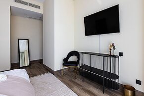 GLOBALSTAY. J One Tower Apartments
