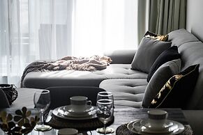 GLOBALSTAY. J One Tower Apartments