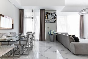 GLOBALSTAY. J One Tower Apartments
