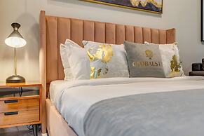 GLOBALSTAY. J One Tower Apartments