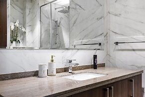 GLOBALSTAY. J One Tower Apartments