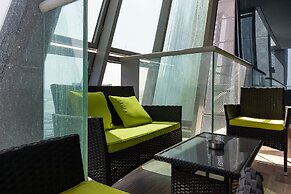 GLOBALSTAY. J One Tower Apartments