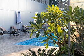 GLOBALSTAY. J One Tower Apartments