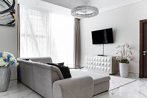 GLOBALSTAY. J One Tower Apartments