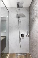 GLOBALSTAY. J One Tower Apartments