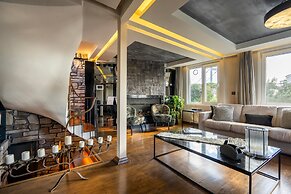 Bosphorus View Duplex w Terrace in Ortakoy