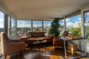 Bosphorus View Duplex w Terrace in Ortakoy
