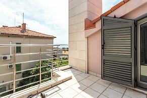 Beautiful Luxury House w sea View & Outside Space