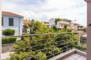 Beautiful Luxury House w sea View & Outside Space