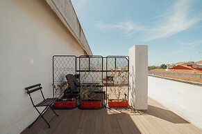 Downtown Classic With Terrace by Vacationy