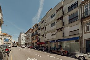 Downtown Classic With Terrace by Vacationy