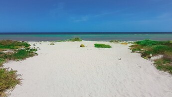 Corcomoran Luxury Beachfront house