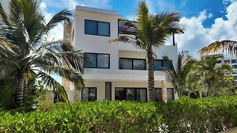 Corcomoran Luxury Beachfront house