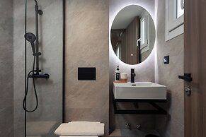 Casa Frati Suites & Villas
