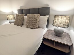 Dockside Aparthotel, Bw Signature Collection