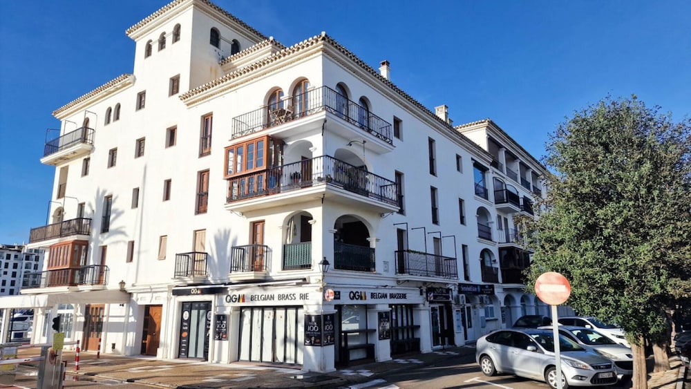 Cozy Seaside Apartment in Manilva